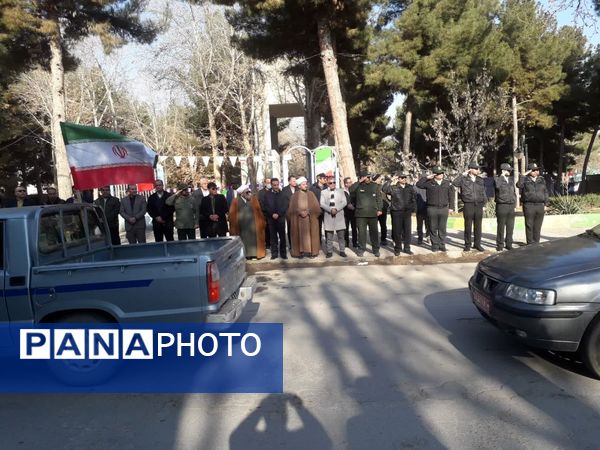 مراسم گلباران مزار شهدا و رژه خودرویی در شهرستان سملقان