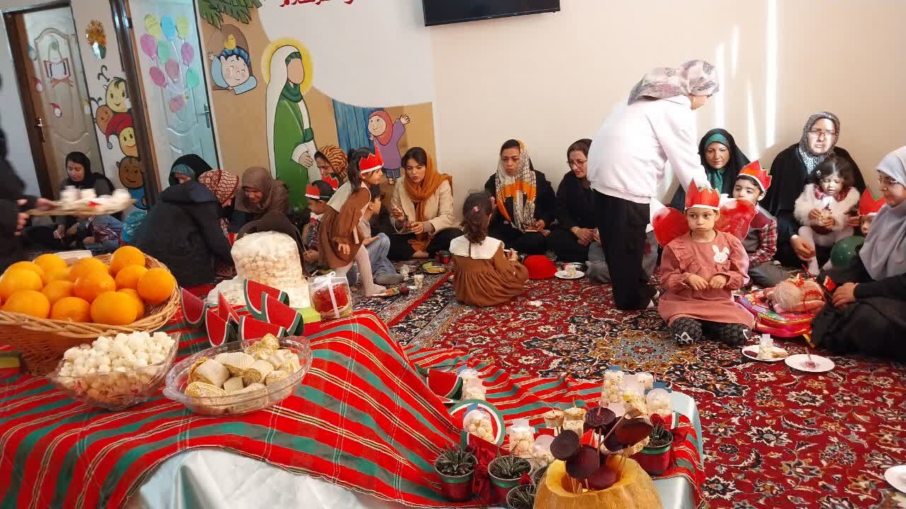 جشن یلدایی مهد شکوفه‌های نور دارالقرآن حضرت زهرا (س) در شیروان