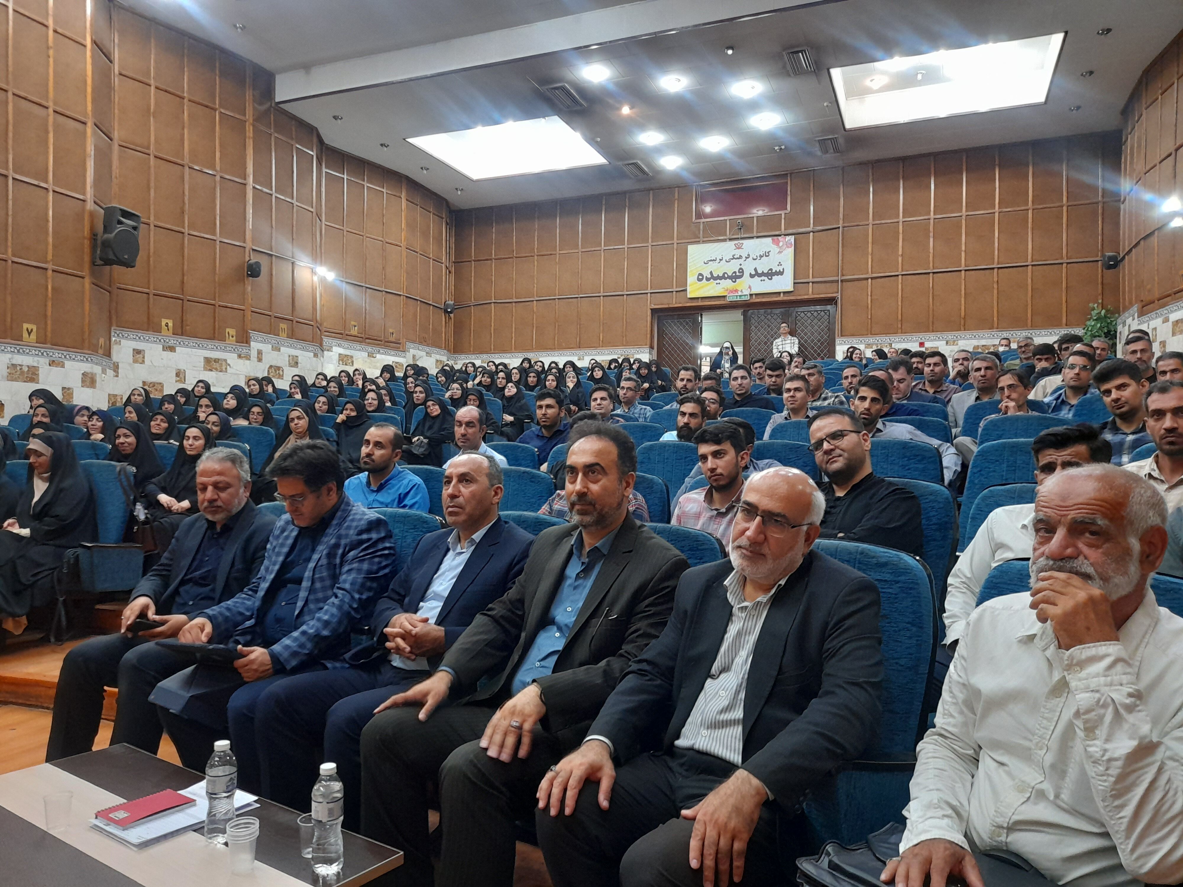 برگزاری دوره  دانش افزایی مربیان پرورشی و مشاوران جدیدالورود استان البرز