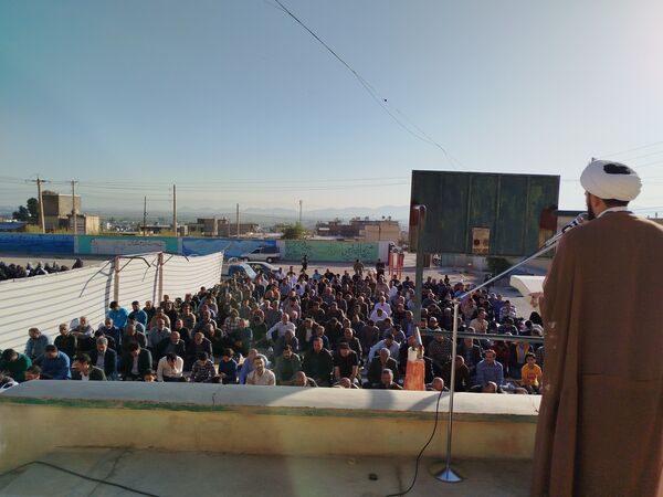 نماز عید فطر ۱۴۰۴ در روستای ظفرآباد شیراز اقامه شد