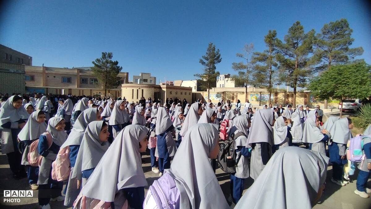 زنگ مهر در دلیجان به صدا درآمد