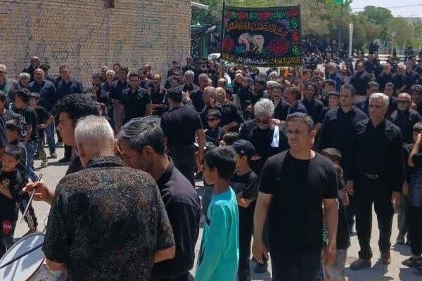 در هشتمین روز ماه محرم طنین نوای یا حسین در کوچه‌های فدافن پیچید
