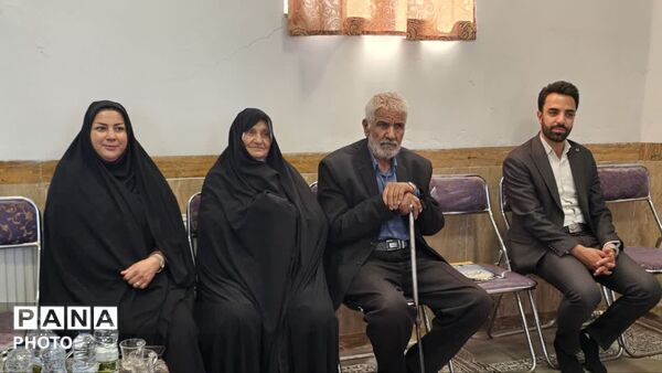 جشن شکوفه‌ها ویژه دانش‌آموزان کلاس اول بافق 
