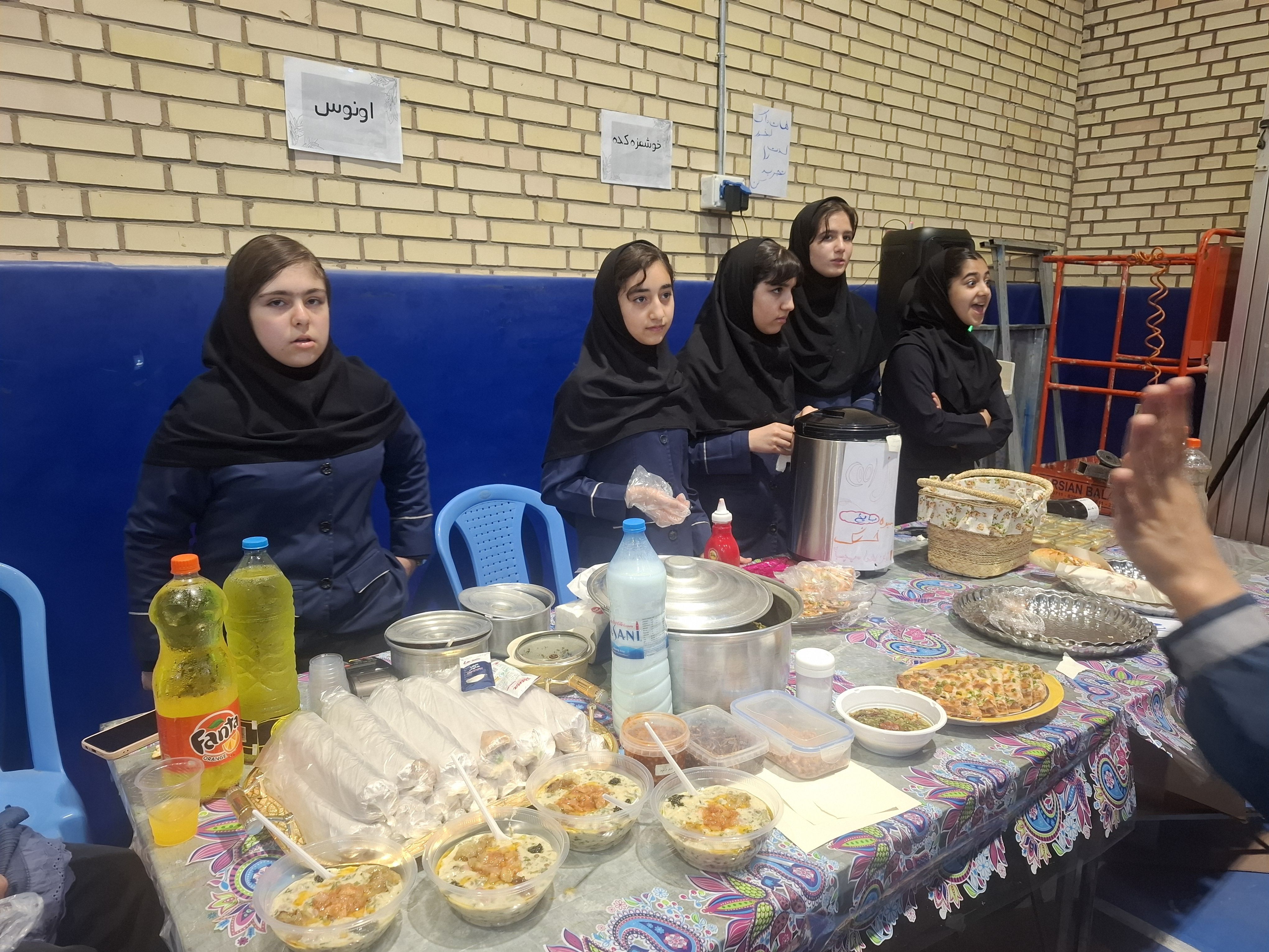 بازارچه کسب و کار دانش‌آموزی دبیرستان پردیسان سملقان