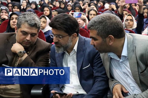 آیین تجلیل از دختران دانش‌آموز خبرنگار منتخب پانا شهرستان‌های استان تهران