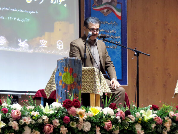 اختتامیه جشنواره شعرخوانی و شعر سرایی بومی‌ محلی 