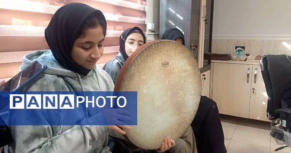 حضور مدیر آموزش و پرورش ملارد در جمع دانش‌آموزان برتر مسابقات قرآنی و فرهنگی هنری دبیرستان شاهد شهدای اقتدار