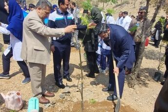 کاشت نهال امید هر نهال یک امید برای ایران