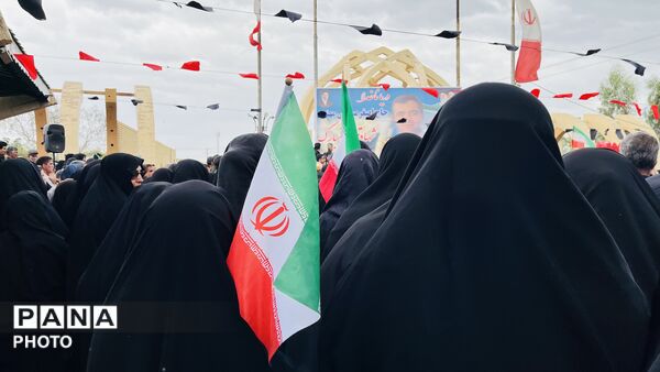 تشییع پیکر شهید ناو دنا «حاج اصغر مسلمی مهنی» در جیرفت