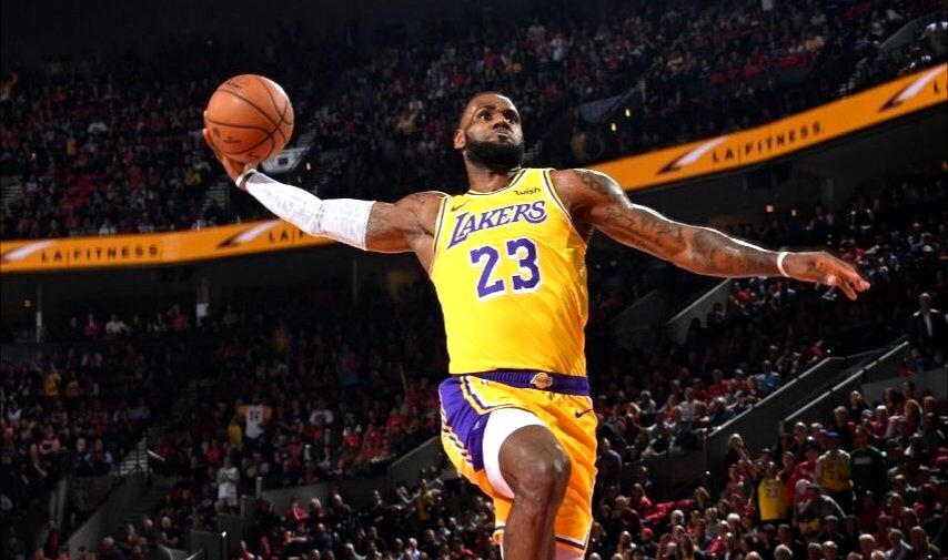 رکورد تاریخی آسمان خراش جهنمی آمریکا درNBA رکورد کریم عبدالجبار در دستان جیمز 