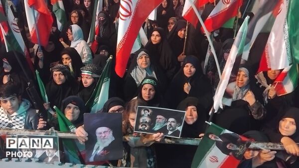 نورآباد میزبان هفتاد و چهارمین موج تجمعات بیعت با رهبری 