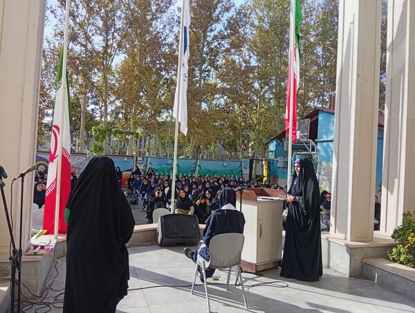 مراسم باشکوه زنگ ایثار و مقاومت در دبیرستان مصلی نژاد حضرت ام البنین