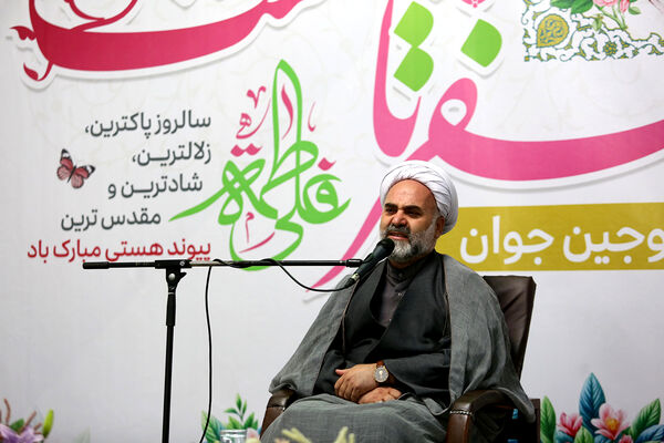 جشن ازدواج ۳۲۵ زوج جوان در حرم حضرت معصومه (س)