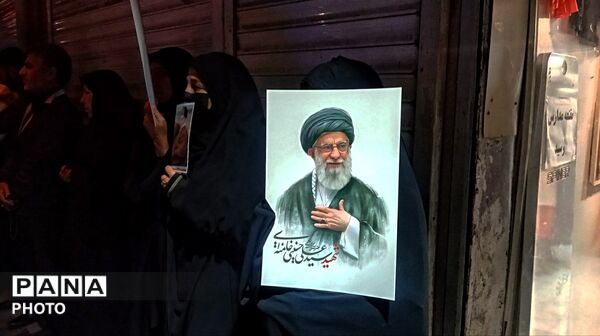 حضور خودجوش مردم نیشابور در خیابان های این شهر