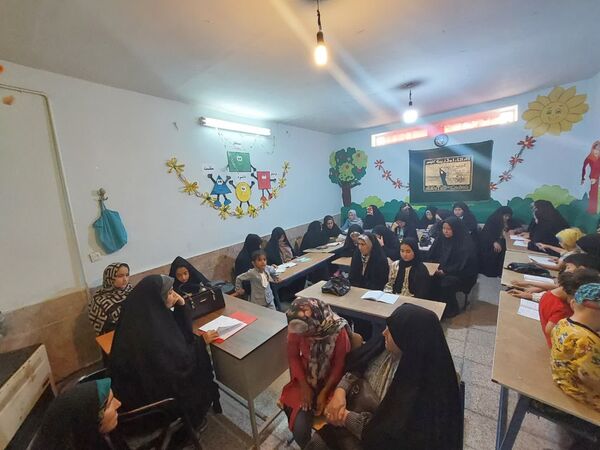 بازدید از فعالیت‌های مرکز یادگیری دولتی نرجس ناحیه یک مشهد