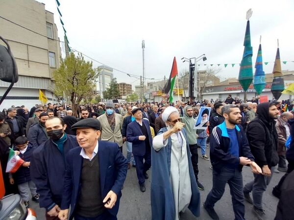 سنگ تمام مردم کرج در راهپیمایی روز قدس 