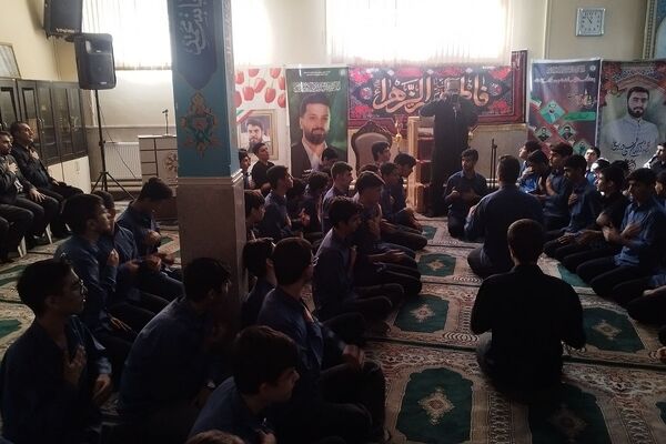 اولین یادواره شهدای سمپاد در جنگ ۱۲ روزه با محوریت «طرح لاله‌های روشن» در ناحیه دو شهرری 