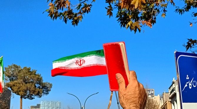 راهپیمایی مردم کازرون در محکومیت اختشاشگران