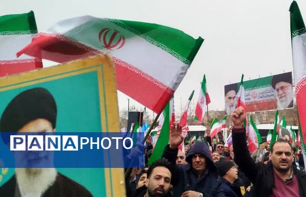 مردم در راهپیمایی ۲۲ بهمن، بار دیگر اتحاد خود را نشان دادند