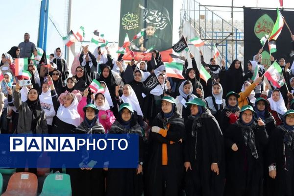 استادیوم ورزشی شهدای شهرستان قدس میزبان پرشورترین مراسم روز دانش‌آموز 
