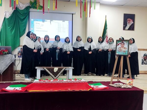 برگزاری طرح ملی لاله‌های روشن در دبستان دخترانه امام خمینی 2 