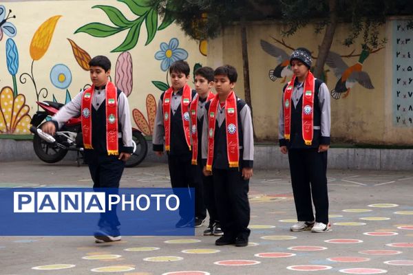 صبحگاه دانش در دبستان خیراندیشان گرگان