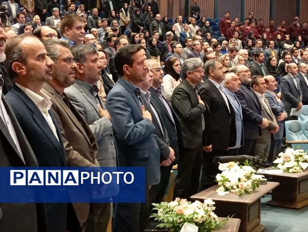 آیین تجلیل از واحدهای نمونه استاندارد و سفیران دانش‌آموزی استاندارد