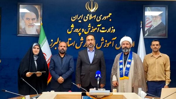 نشست دانش‌آموز خبرنگاران پانا استان البرز با مدیرکل آموزش‌وپرورش به مناسبت روز خبرنگار