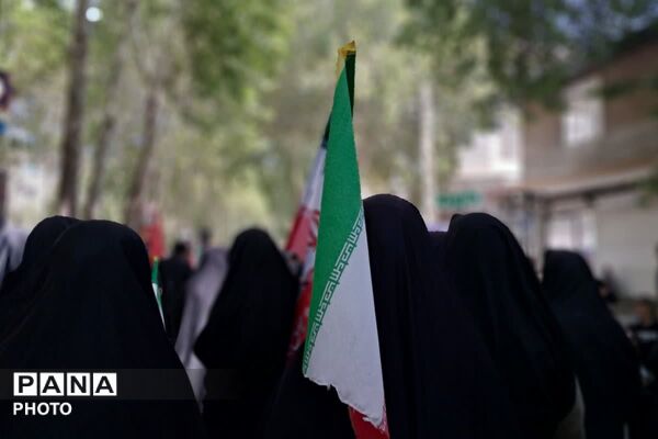 اشک و عهد در میدان امام دماوند؛ بیعت دوباره با سیدالشهدا و امام شهید