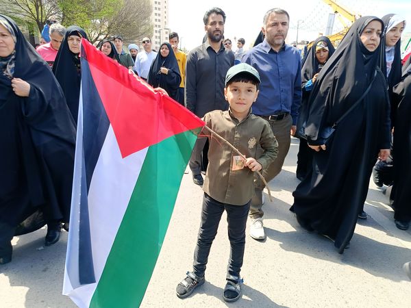 راهپیمایی باشکوه روز جهانی قدس در جوار بارگاه رضوی