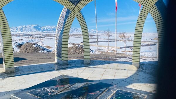 غبارروبی گلزار شهدای گمنام شهرستان باخرز