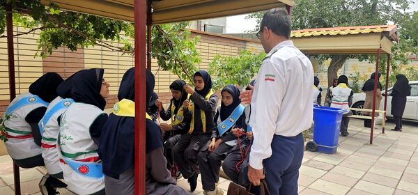 بازدید ارزیاب سازمان دانش‌آموزی کشور از فعالیت‌های مدارس تمام تشکیلاتی استان البرز 