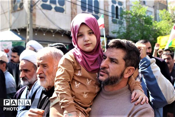 آیین تشییع پیکر دانش‌آموز شهید «سید محمد حسینی مقدم»