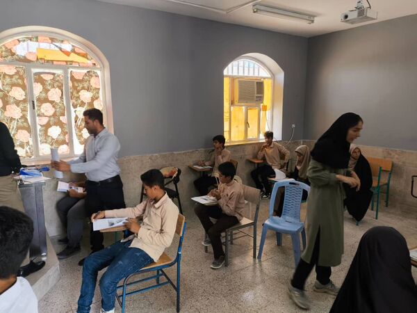 نمایش خلاقیت و استعداد نوجوانان 