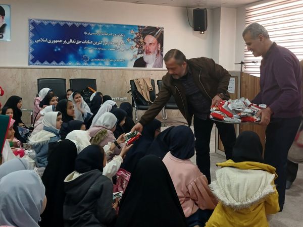 برنامه رویش آدینه با حضور دبستان دخترانه امام مهدی۲  در محمدشهر کرج