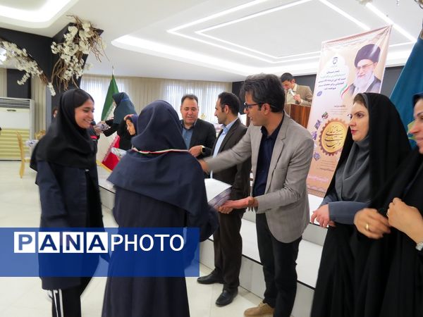 تقدیر از دانش‌آموزان استثنایی جشنواره ورزشی در بجنورد
