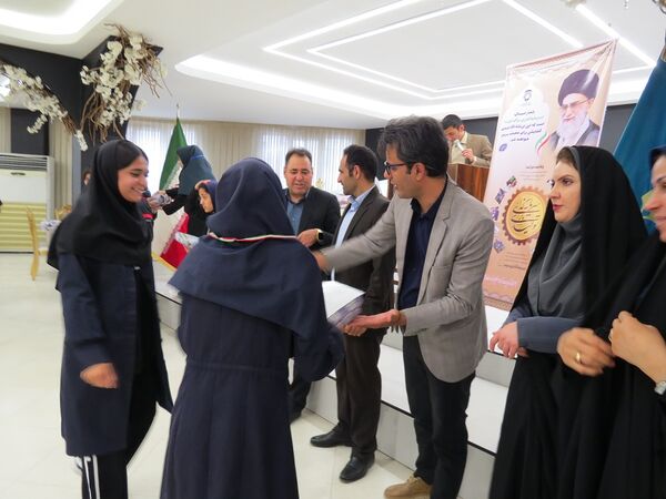 تقدیر از دانش‌آموزان استثنایی جشنواره ورزشی در بجنورد