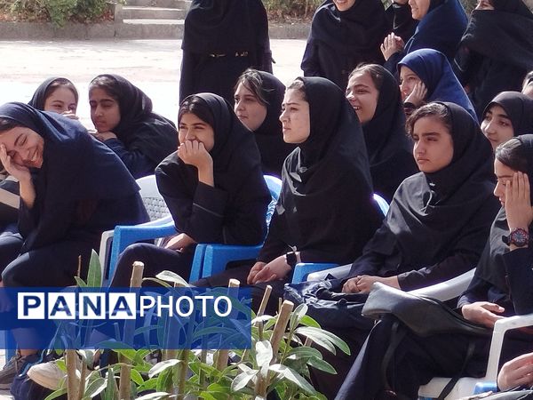 آغاز سال تحصیلی جدید و نواختن زنگ مهر در کاشمر