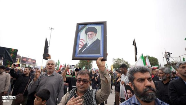  حضور معاون وزیر آموزش و پرورش در مراسم گرامیداشت چهلم رهبر شهید انقلاب اسلامی و دانش آموزان شهید میناب در بندرعباس