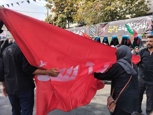 پیاده‌روی جاماندگان اربعین حسینی از مصلی تا میدان شهدای کرج
