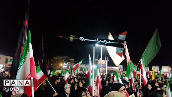 حضوری بی‌پایان با زمزمه نام وطن