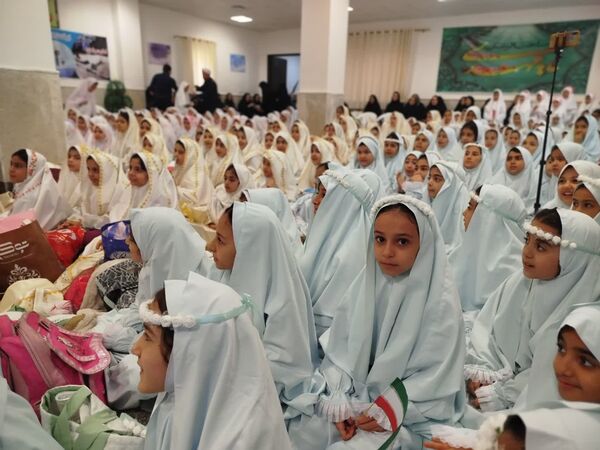جشن تکلیف برای ۳۶۰ دانش‌آموز پایه سوم شهرستان فاروج