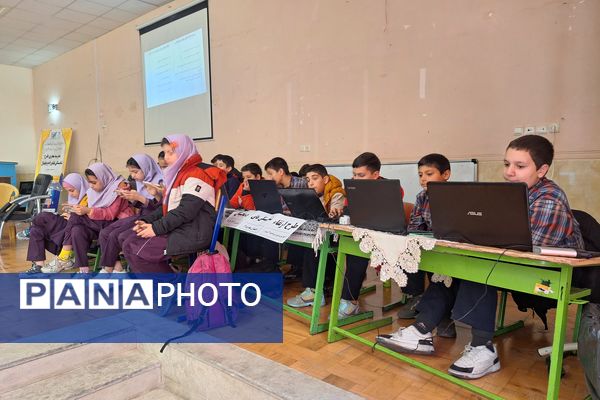 صعود به قله‌های تکنولوژی و فناوری با ارتقا سواد دیجیتال معلمان 