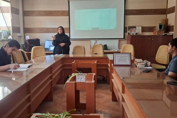 جلسات مشاوره گروهی انتخاب رشته ویژه کنکوری‌های شهرستان ورامین