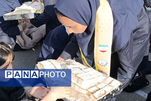 مراسم جشن میلاد امام زمان (عج) در دبیرستان مهر نیشابور 