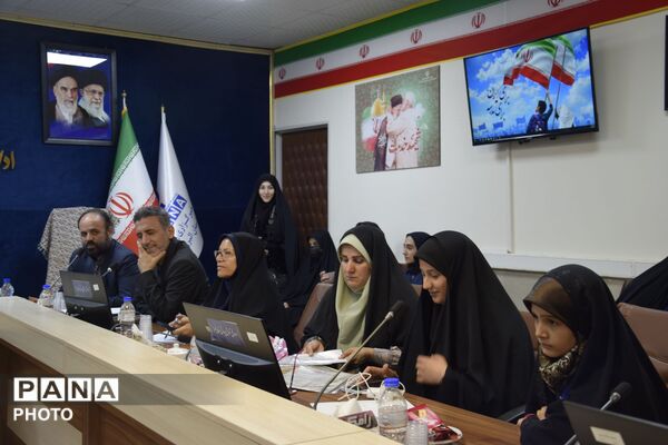 نشست خبری خبرنگاران پانا با مدیرکل آموزش و پرورش استان البرز 
