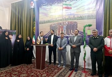  مانور پدافند غیرعامل در دبیرستان دخترانه شهر آرا