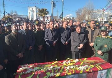سیل جمعیت در کوهدشت لرستان پیام وفاداری به انقلاب داد