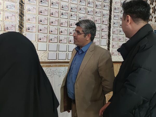 بازدید معاون پرورشی و تربیت بدنی ناحیه سه از دبیرستان مصلی‌نژاد ام البنین 