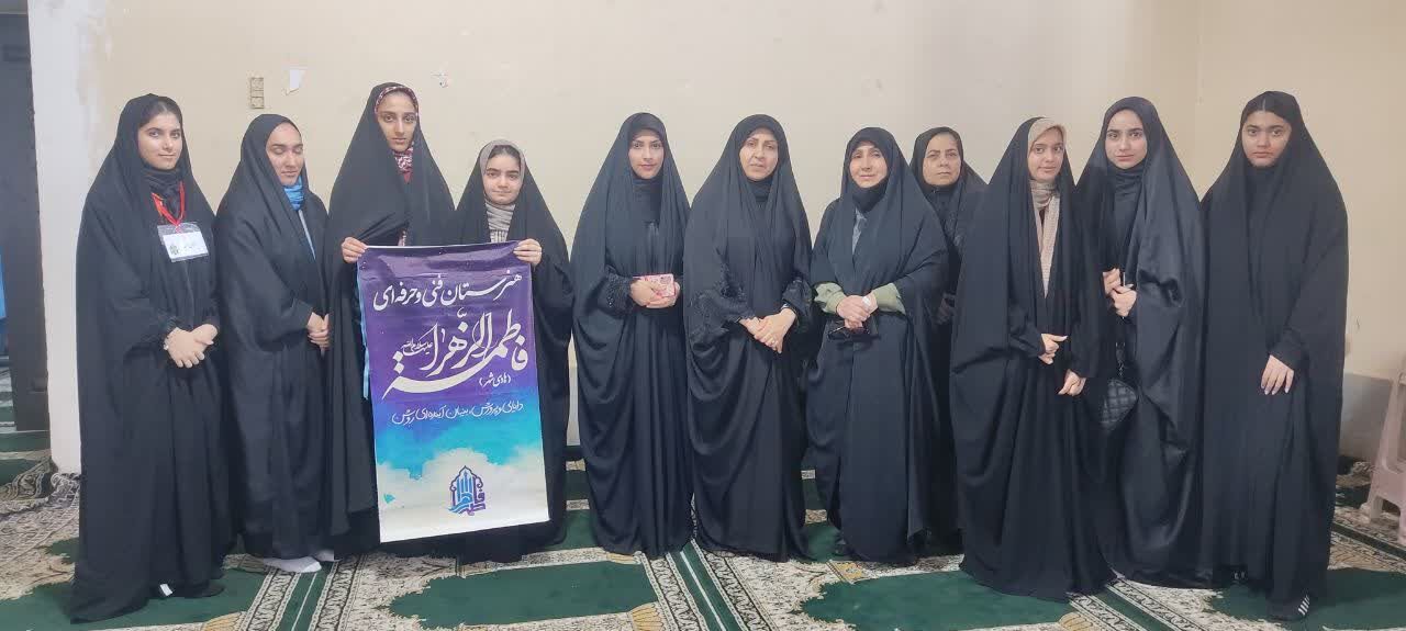 نمایشگاه هنرهای دستی دانش آموزان در بابلسر 